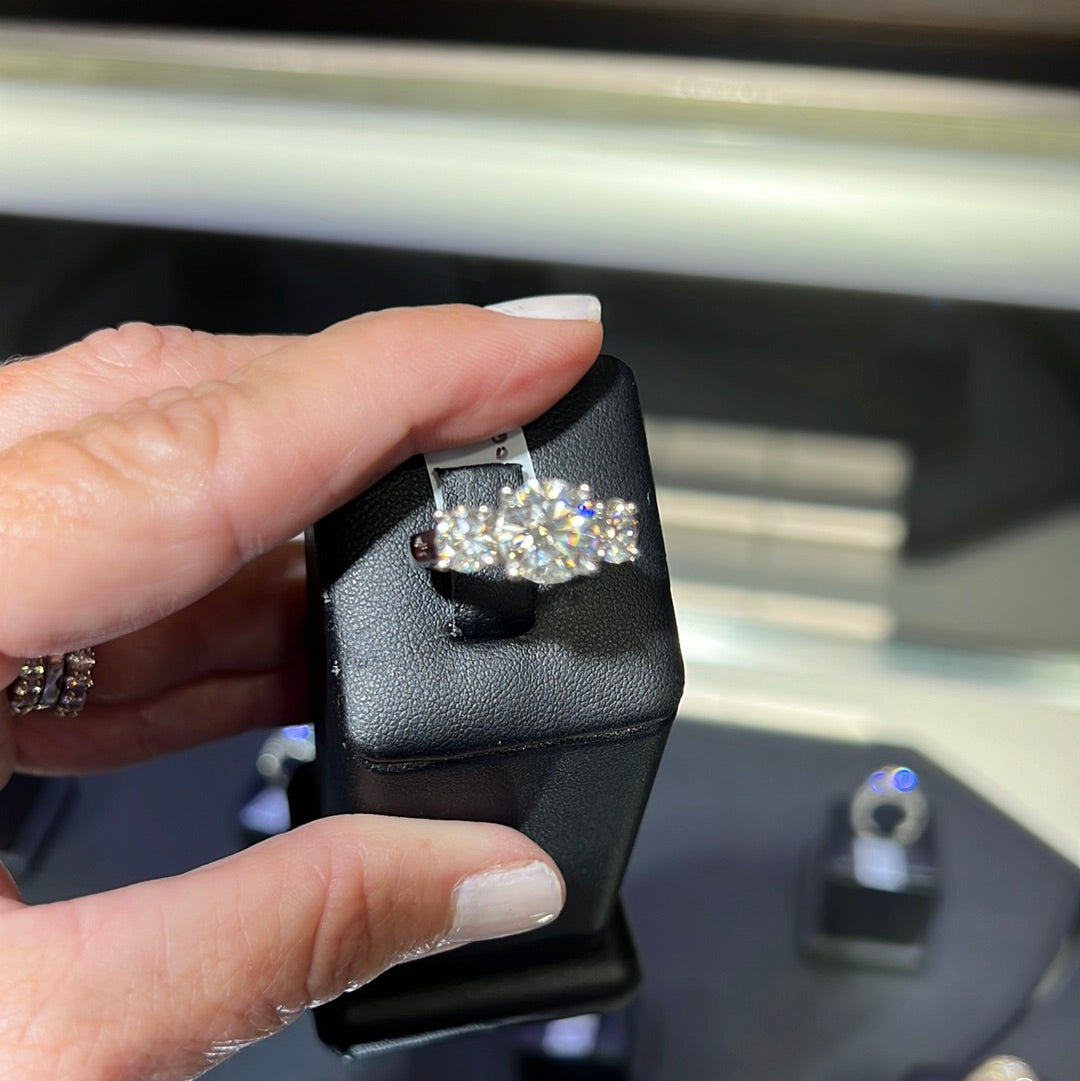 3.00 Ct GIA H VS2 round natural center flanked with 1.56 Ct VS2 round diamonds in 14k White Gold
